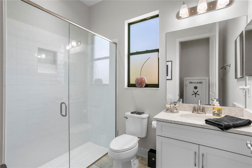 For Sale: $1,695,000 (5 beds, 5 baths, 4289 Square Feet)