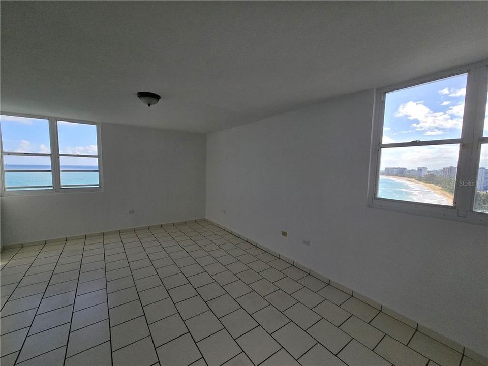 Activo con contrato: $715,000 (3 camas, 2 baños, 1456 Pies cuadrados)