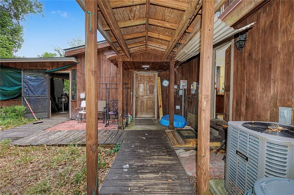 На продажу: $284,900 (4 спален, 2 ванн, 2011 Квадратных фут)