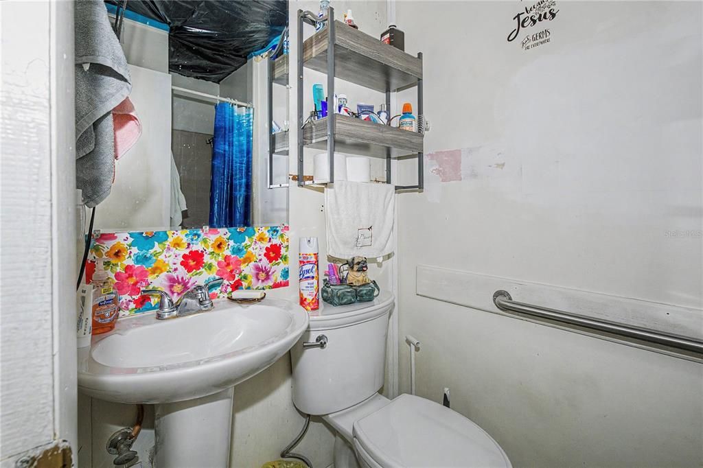 На продажу: $284,900 (4 спален, 2 ванн, 2011 Квадратных фут)