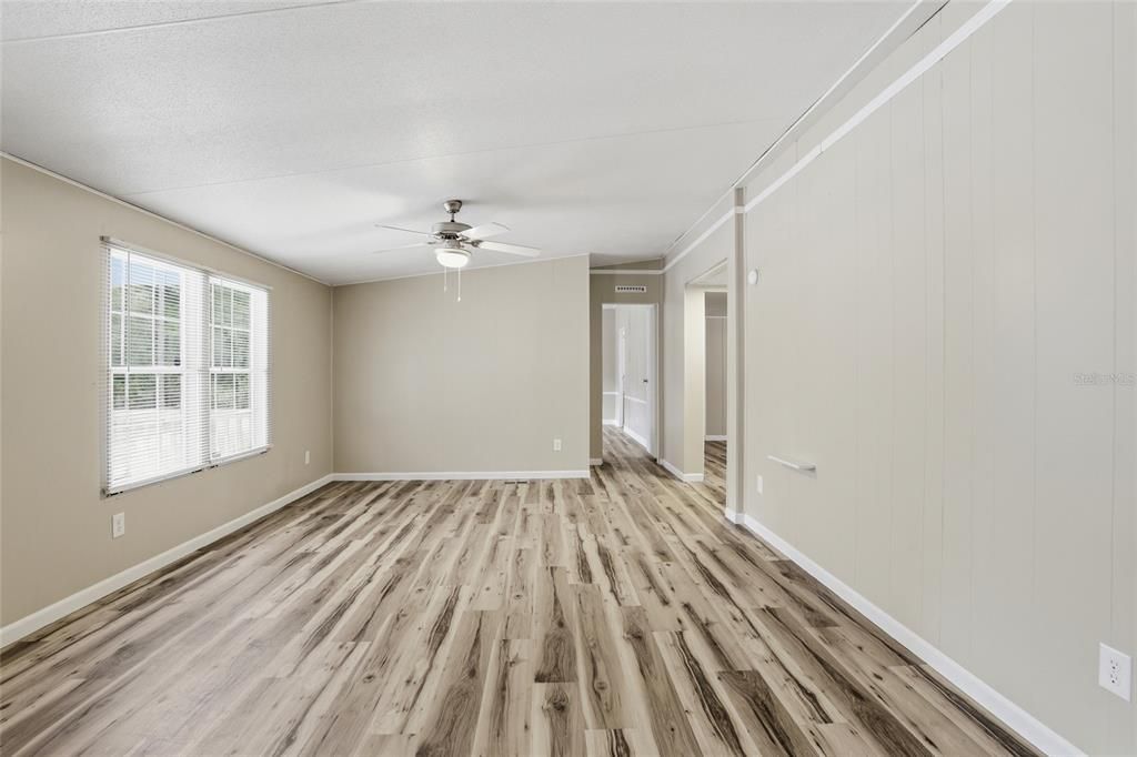 For Sale: $199,000 (3 beds, 2 baths, 1678 Square Feet)