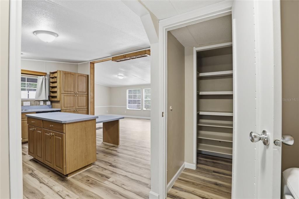 For Sale: $199,000 (3 beds, 2 baths, 1678 Square Feet)