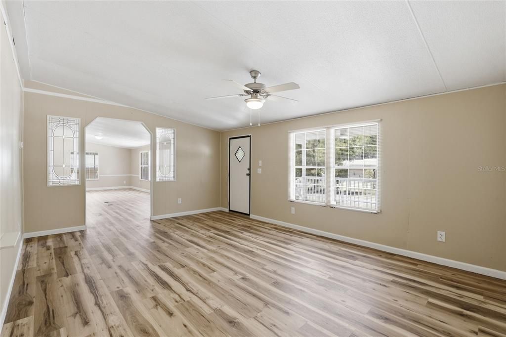 For Sale: $199,000 (3 beds, 2 baths, 1678 Square Feet)
