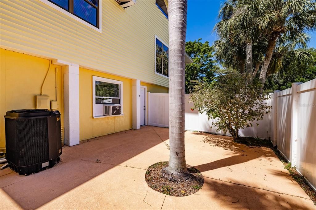 Active With Contract: $874,900 (3 beds, 2 baths, 3384 Square Feet)