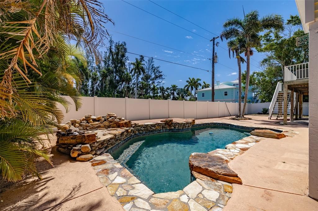 Active With Contract: $874,900 (3 beds, 2 baths, 3384 Square Feet)