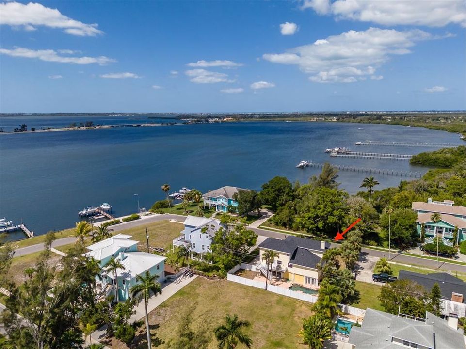 Active With Contract: $874,900 (3 beds, 2 baths, 3384 Square Feet)