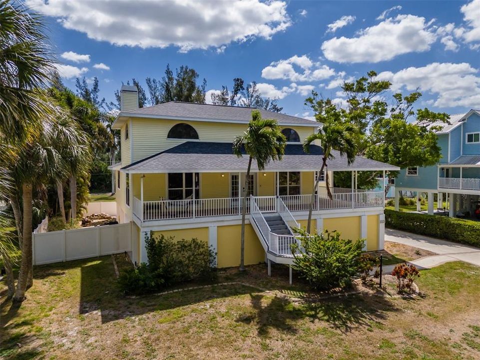 Active With Contract: $874,900 (3 beds, 2 baths, 3384 Square Feet)