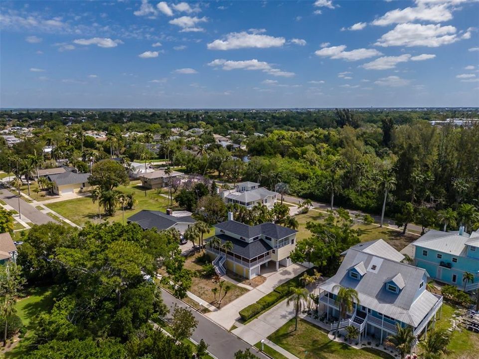 Active With Contract: $874,900 (3 beds, 2 baths, 3384 Square Feet)