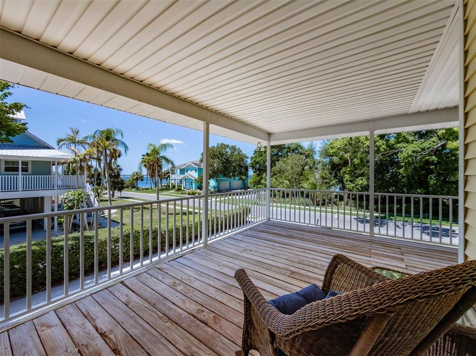 Active With Contract: $874,900 (3 beds, 2 baths, 3384 Square Feet)