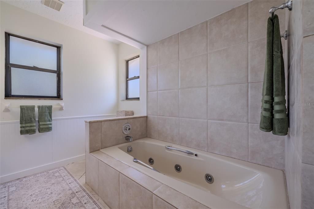 Active With Contract: $874,900 (3 beds, 2 baths, 3384 Square Feet)