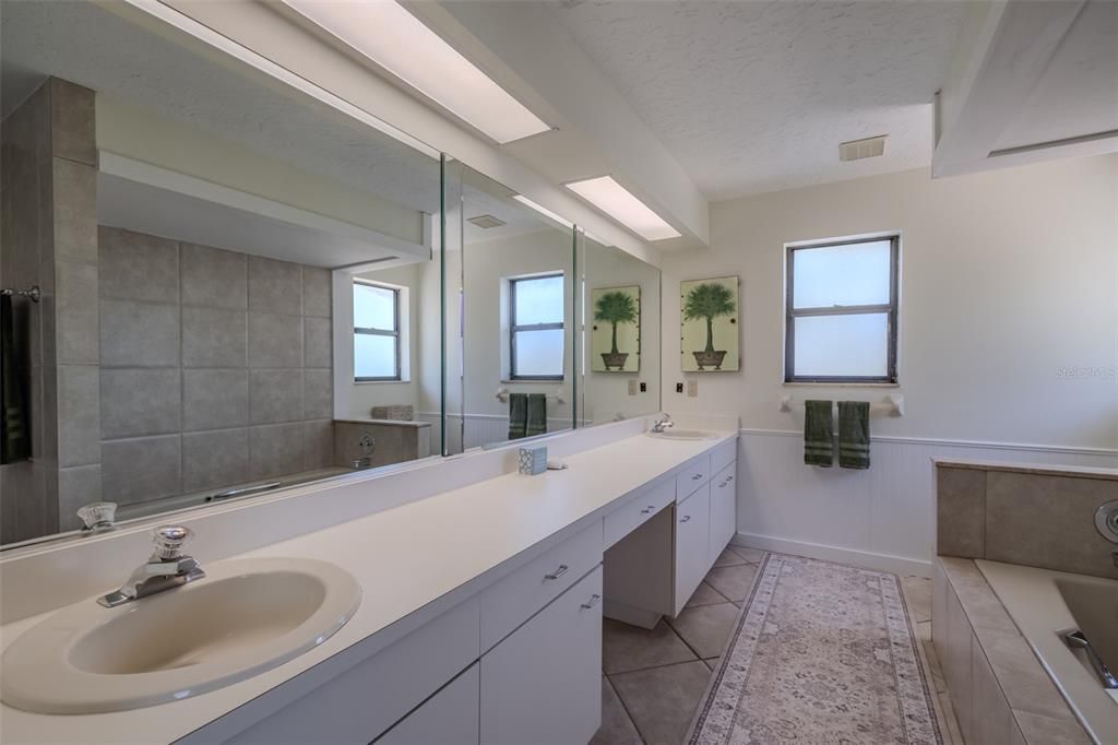 Active With Contract: $874,900 (3 beds, 2 baths, 3384 Square Feet)