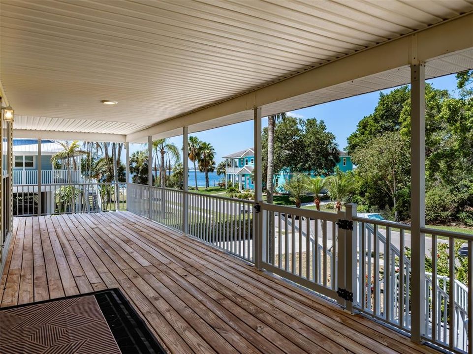 Active With Contract: $874,900 (3 beds, 2 baths, 3384 Square Feet)