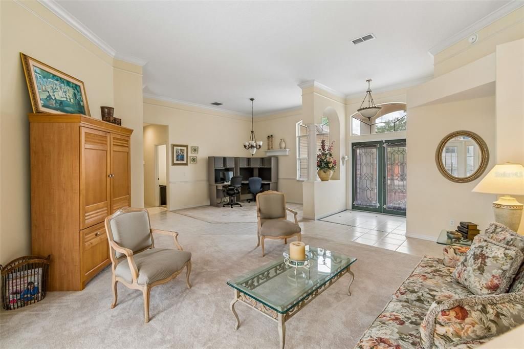 Activo con contrato: $725,000 (4 camas, 3 baños, 2745 Pies cuadrados)