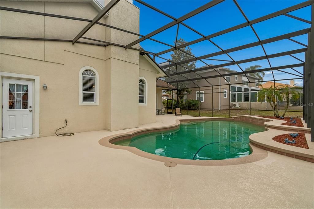Activo con contrato: $725,000 (4 camas, 3 baños, 2745 Pies cuadrados)