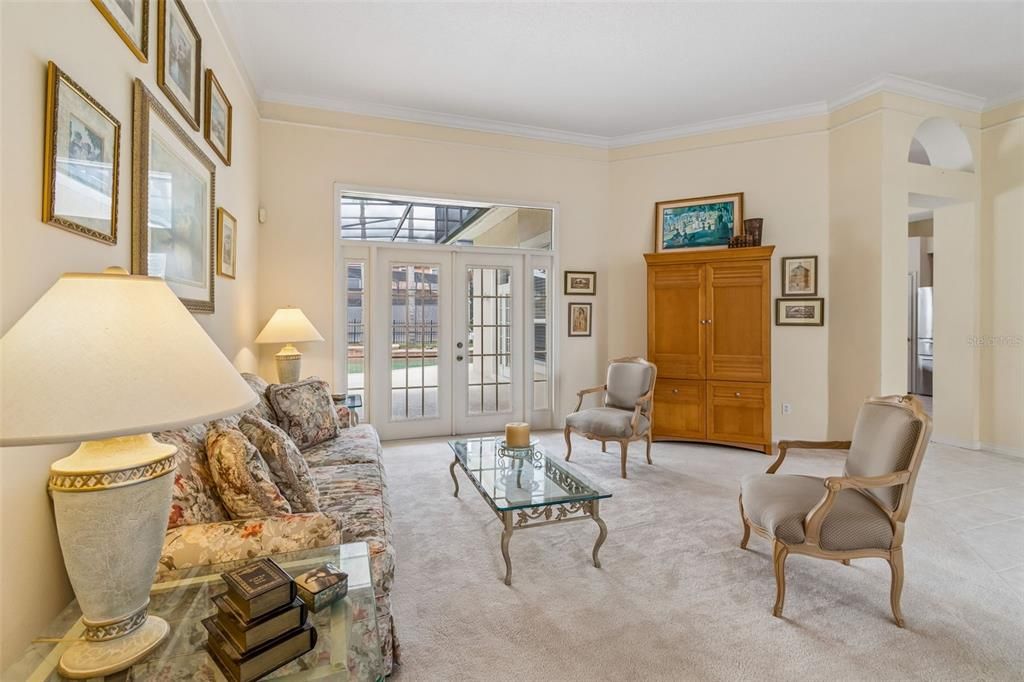 Activo con contrato: $725,000 (4 camas, 3 baños, 2745 Pies cuadrados)