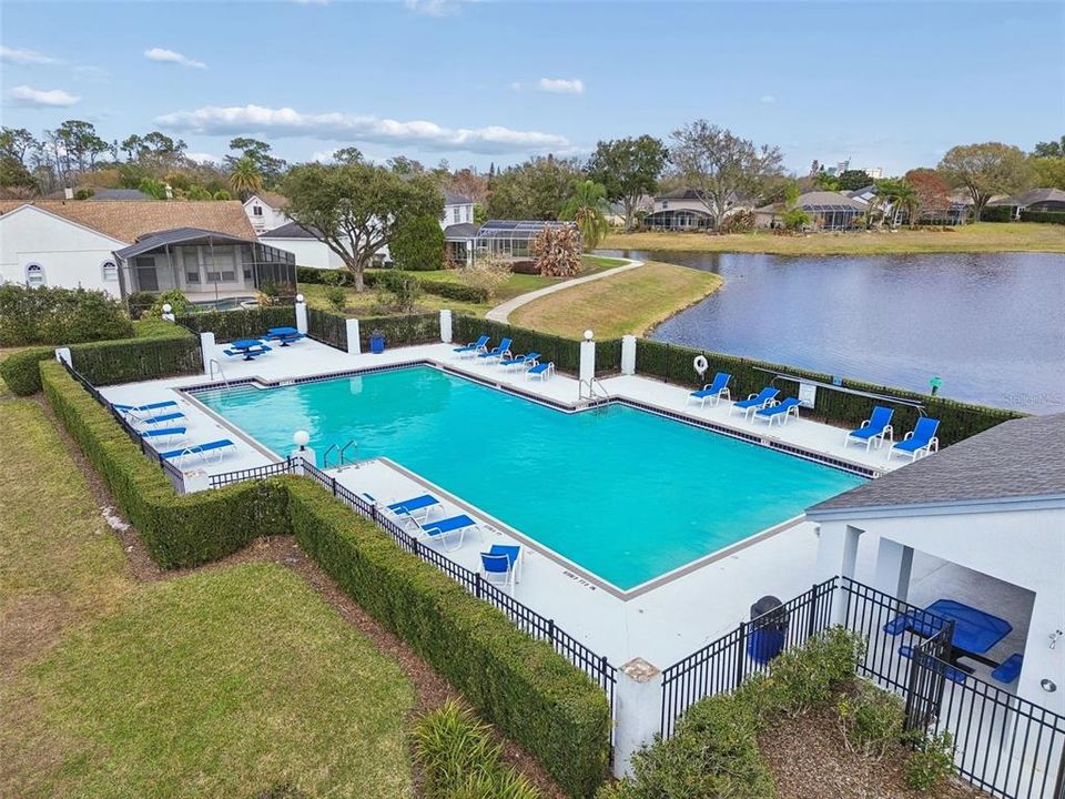 Activo con contrato: $725,000 (4 camas, 3 baños, 2745 Pies cuadrados)