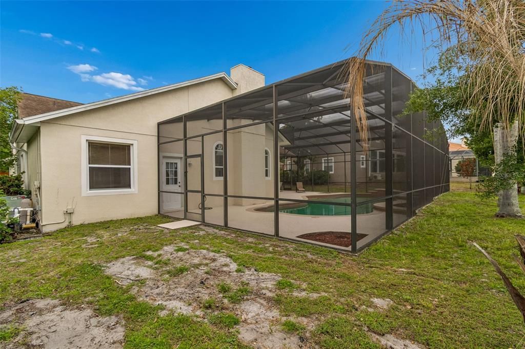Activo con contrato: $725,000 (4 camas, 3 baños, 2745 Pies cuadrados)