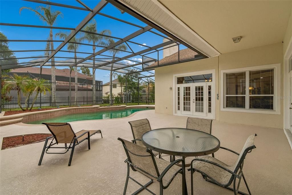 Activo con contrato: $725,000 (4 camas, 3 baños, 2745 Pies cuadrados)