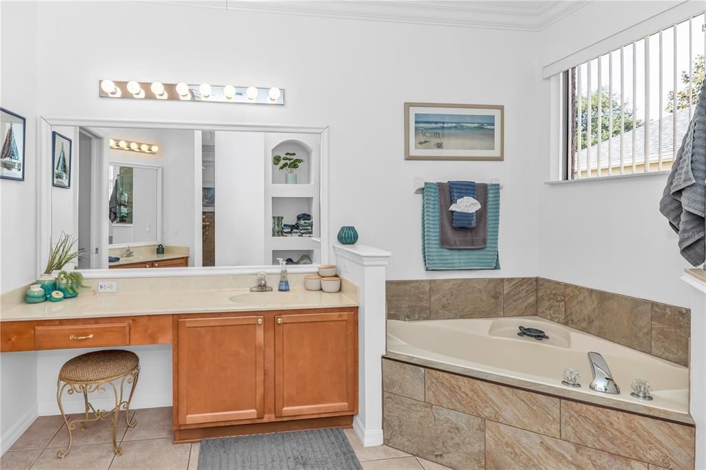 For Sale: $449,900 (4 beds, 3 baths, 2738 Square Feet)
