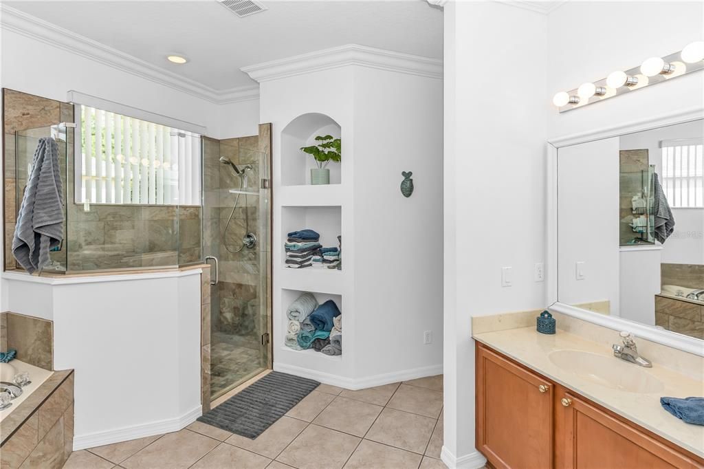 For Sale: $449,900 (4 beds, 3 baths, 2738 Square Feet)