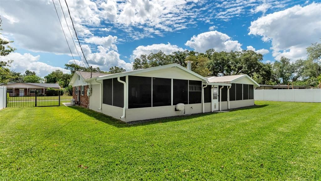 Activo con contrato: $380,000 (3 camas, 2 baños, 1669 Pies cuadrados)
