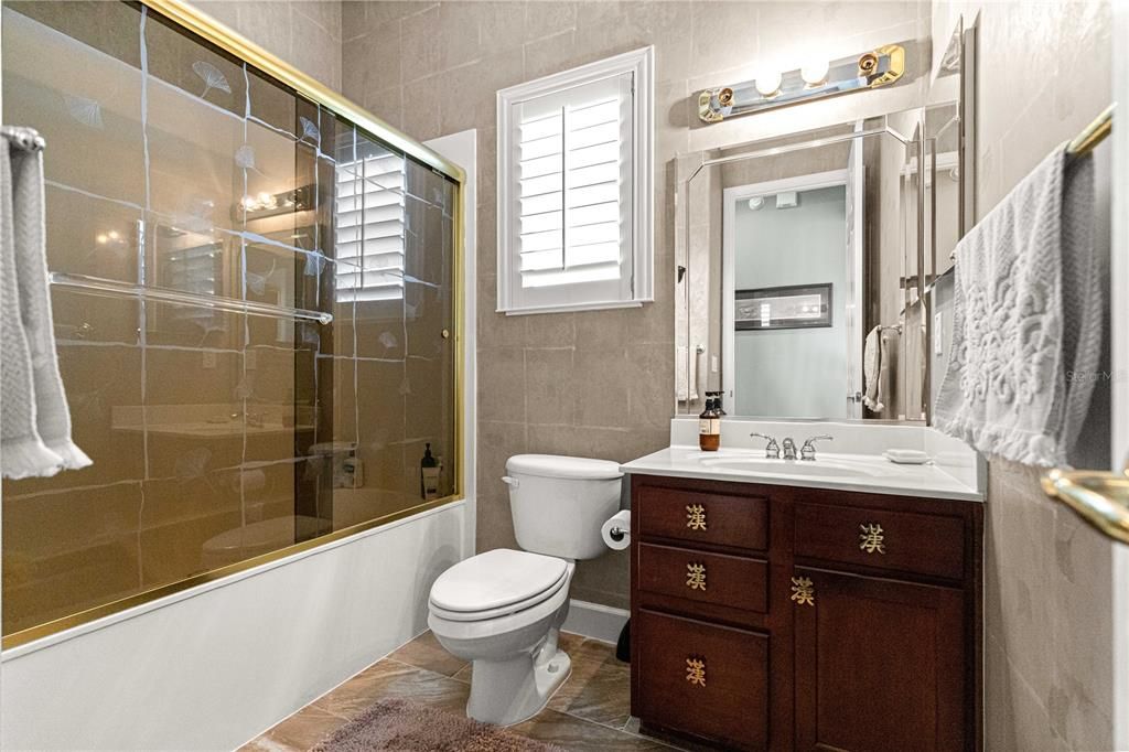 For Sale: $468,000 (2 beds, 2 baths, 2368 Square Feet)