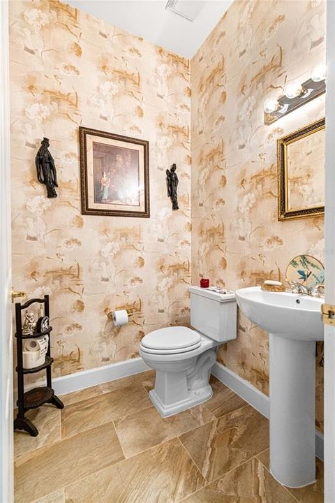 For Sale: $468,000 (2 beds, 2 baths, 2368 Square Feet)