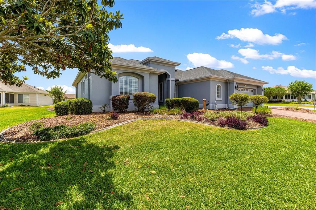 For Sale: $468,000 (2 beds, 2 baths, 2368 Square Feet)