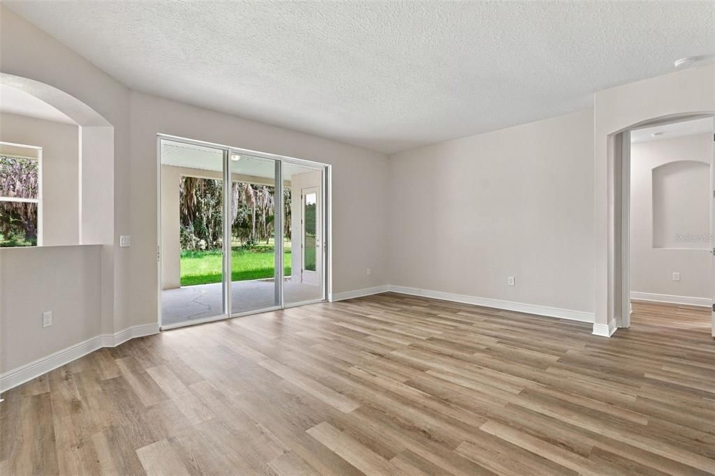 En Venta: $595,000 (4 camas, 3 baños, 3823 Pies cuadrados)