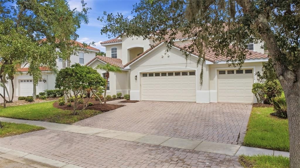 En Venta: $595,000 (4 camas, 3 baños, 3823 Pies cuadrados)