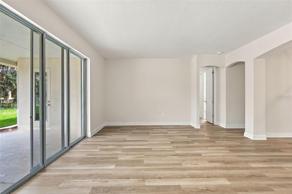 En Venta: $595,000 (4 camas, 3 baños, 3823 Pies cuadrados)
