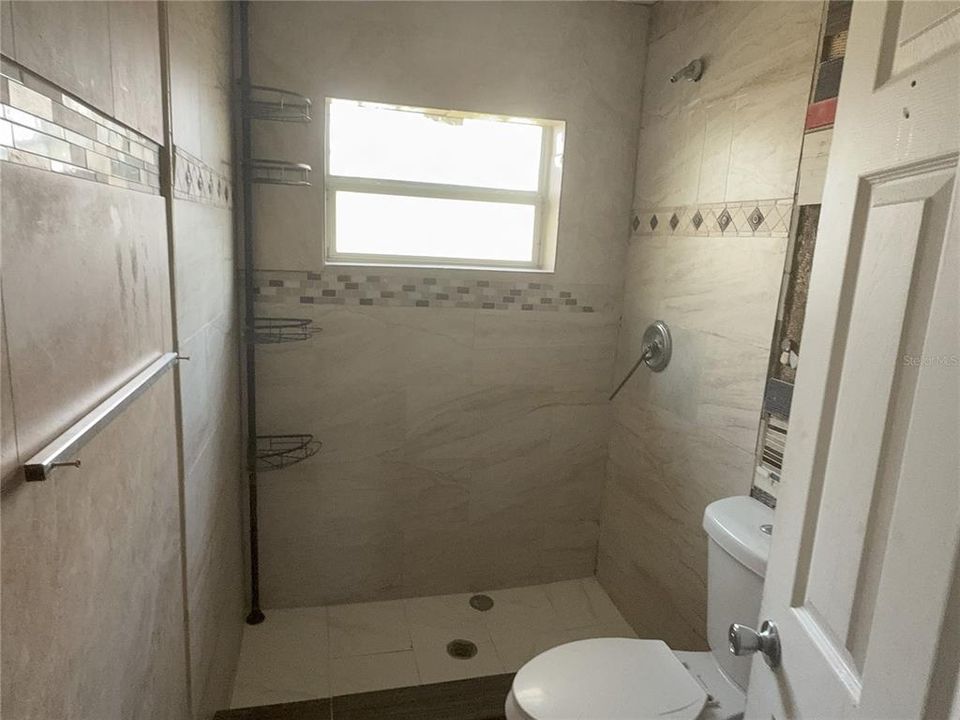 Под контрактом: $235,000 (2 спален, 3 ванн, 1734 Квадратных фут)