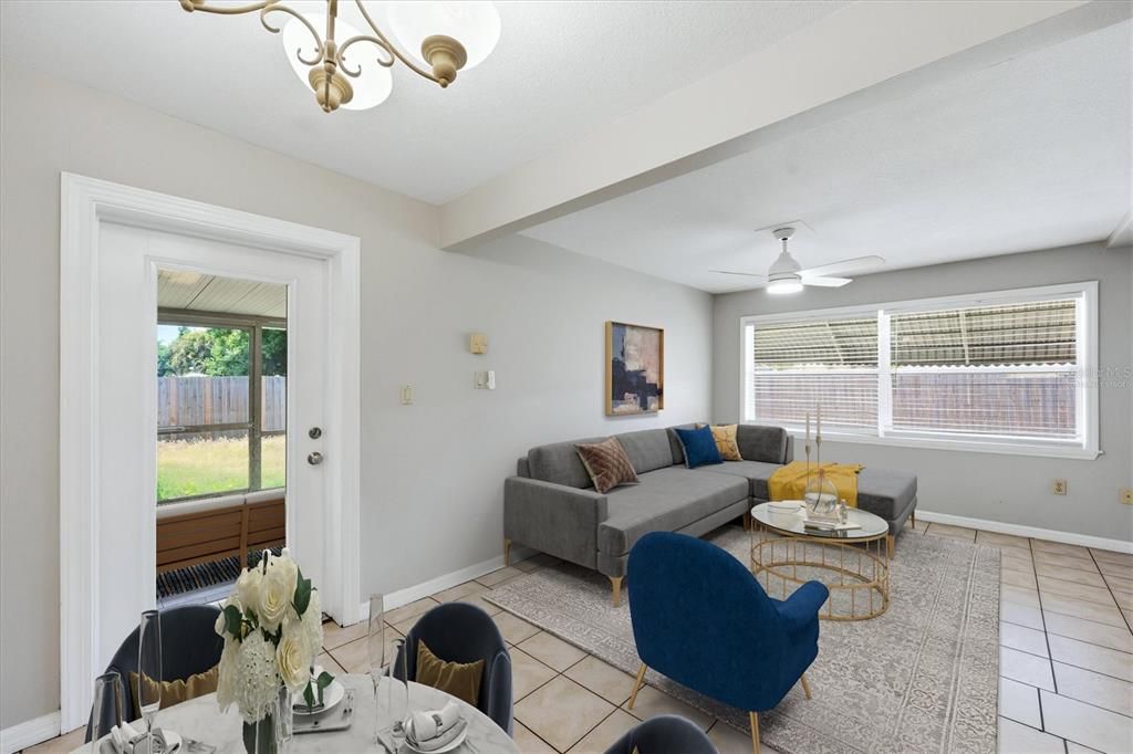 Под контрактом: $333,900 (3 спален, 2 ванн, 1788 Квадратных фут)