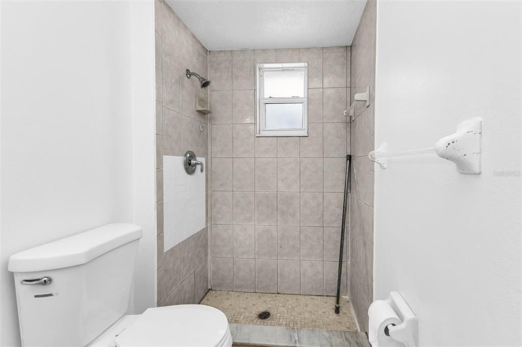 En Venta: $187,000 (2 camas, 2 baños, 1124 Pies cuadrados)