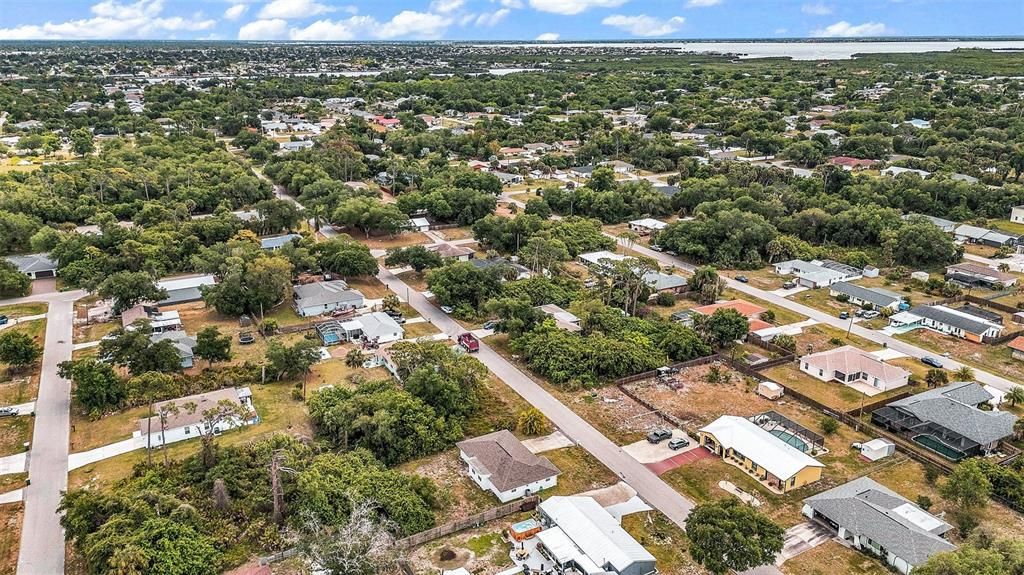 En Venta: $187,000 (2 camas, 2 baños, 1124 Pies cuadrados)