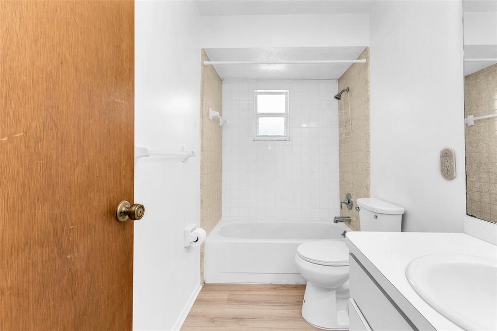 En Venta: $187,000 (2 camas, 2 baños, 1124 Pies cuadrados)