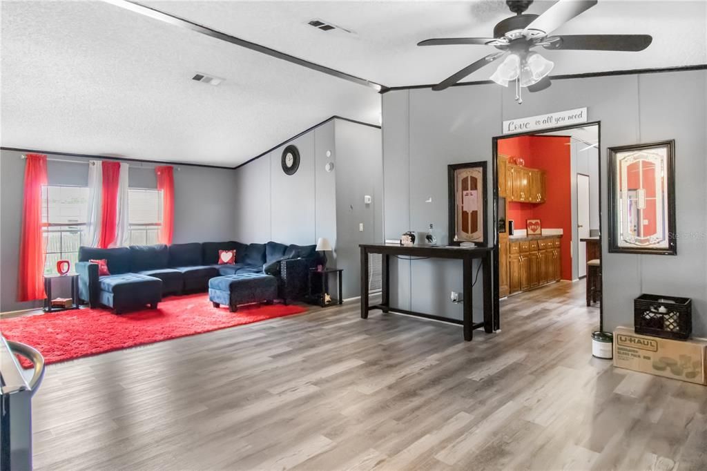 En Venta: $189,900 (3 camas, 2 baños, 1620 Pies cuadrados)