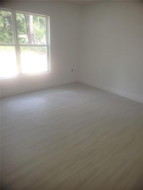 For Sale: $225,000 (3 beds, 2 baths, 1070 Square Feet)
