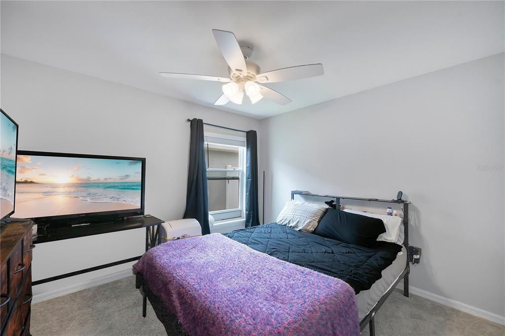 For Sale: $299,999 (3 beds, 2 baths, 1594 Square Feet)