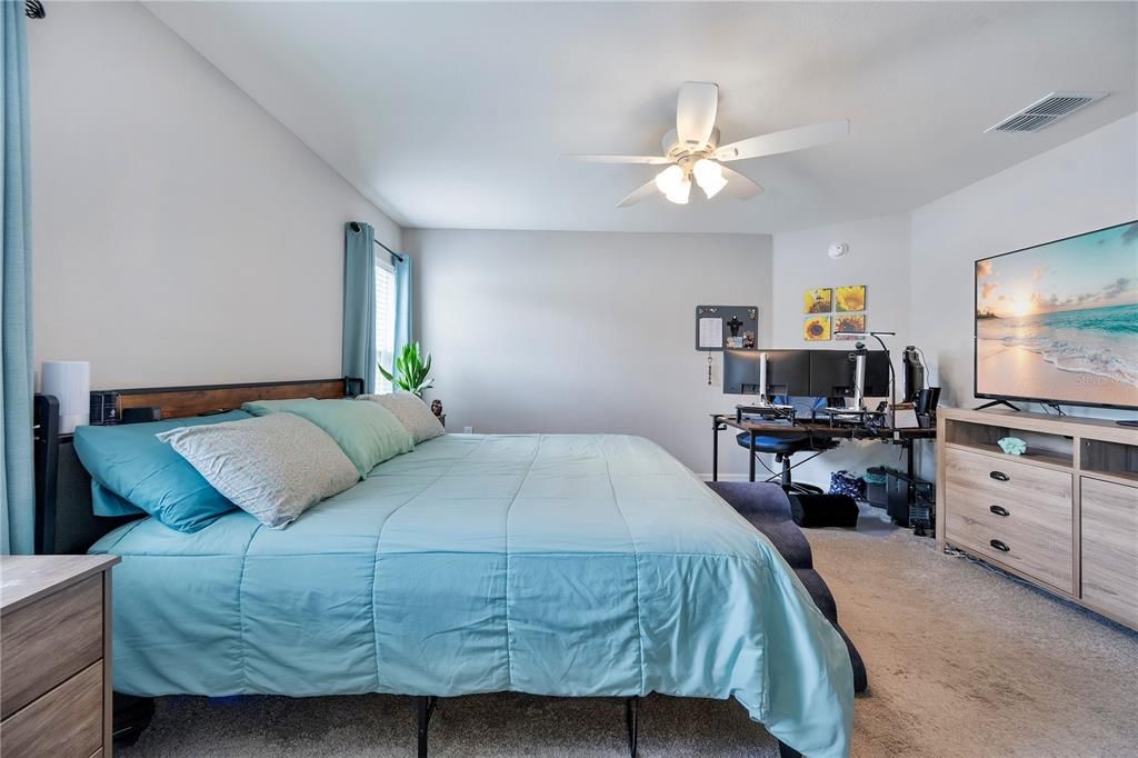 For Sale: $299,999 (3 beds, 2 baths, 1594 Square Feet)