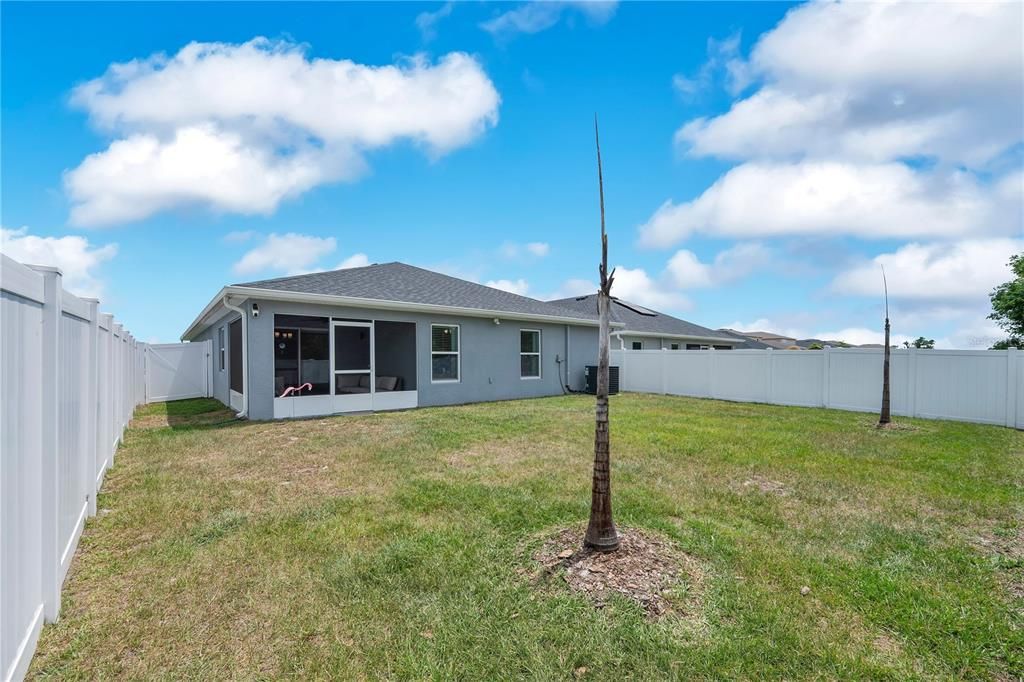 For Sale: $299,999 (3 beds, 2 baths, 1594 Square Feet)