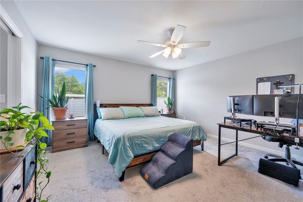 For Sale: $299,999 (3 beds, 2 baths, 1594 Square Feet)