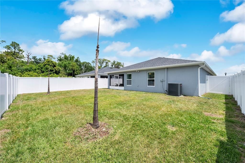 For Sale: $299,999 (3 beds, 2 baths, 1594 Square Feet)