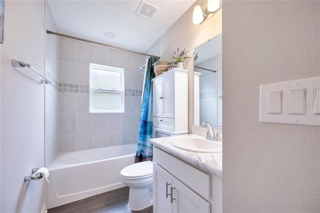 For Sale: $299,999 (3 beds, 2 baths, 1594 Square Feet)