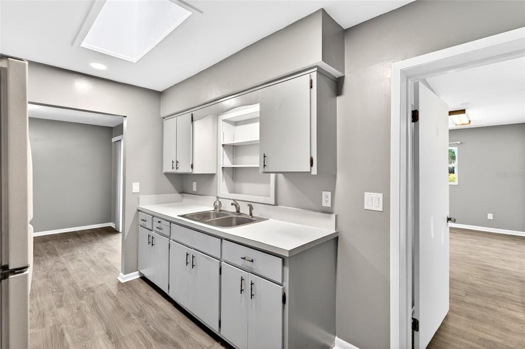 For Rent: $1,795 (3 beds, 2 baths, 1250 Square Feet)