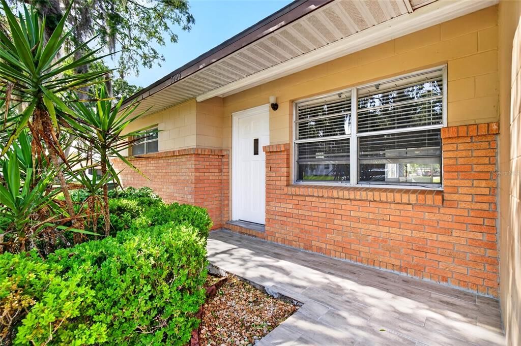 For Rent: $1,795 (3 beds, 2 baths, 1250 Square Feet)