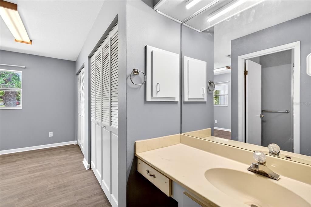 For Rent: $1,795 (3 beds, 2 baths, 1250 Square Feet)