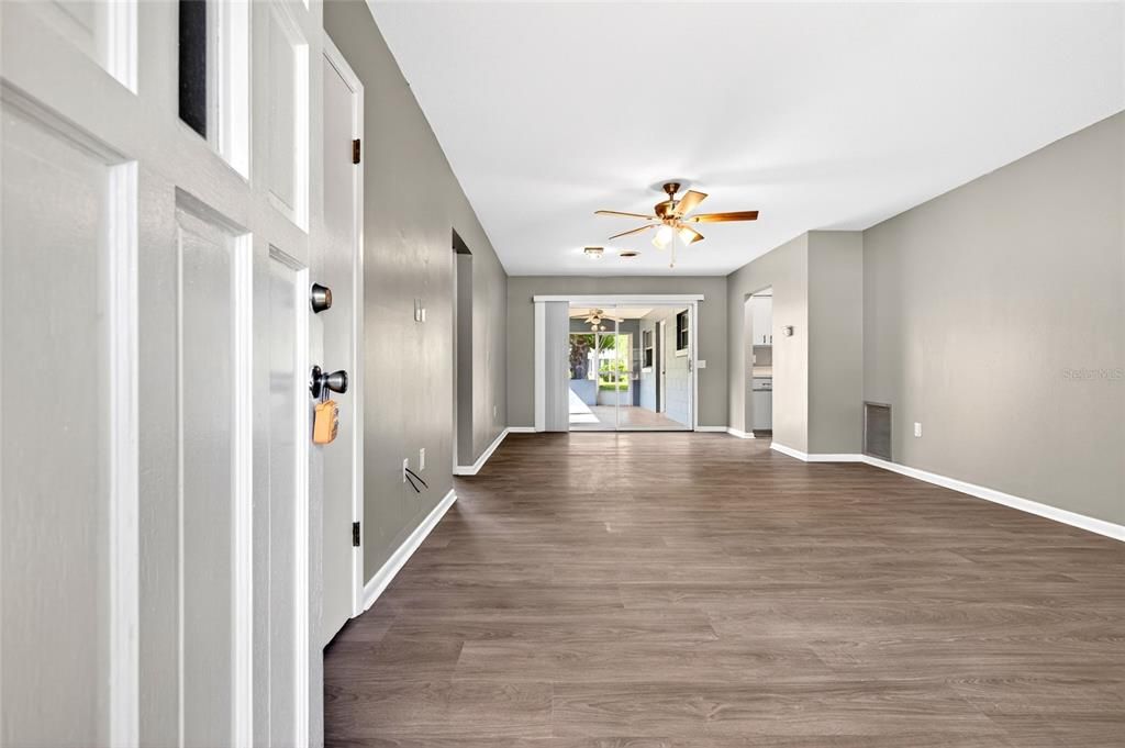 For Rent: $1,795 (3 beds, 2 baths, 1250 Square Feet)