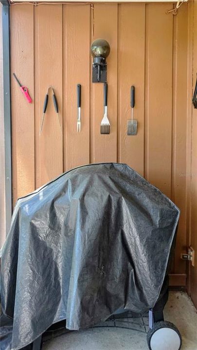 На продажу: $235,000 (2 спален, 1 ванн, 1364 Квадратных фут)