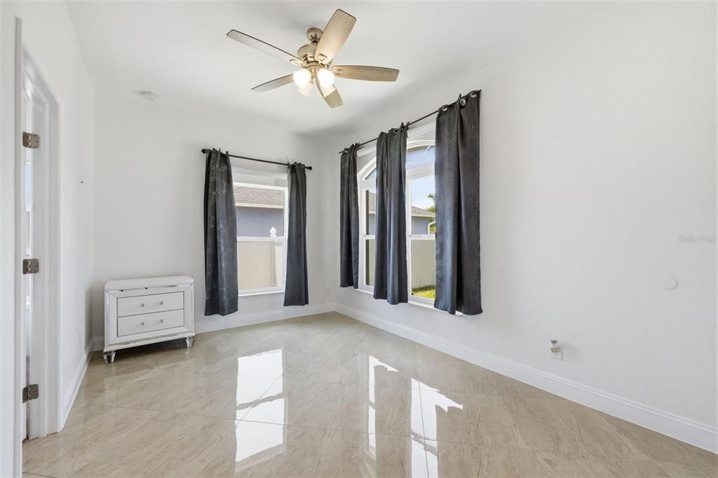 En Venta: $1,190,000 (4 camas, 3 baños, 2846 Pies cuadrados)